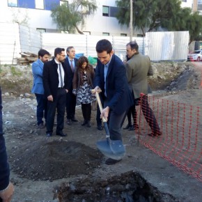 Carballo asiste al inicio de las obras de 16 viviendas protegidas para jóvenes en calle Calvo