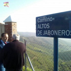 Inauguración del monolito realizado por la Asociación de Vecinos Altos de Jaboneros
