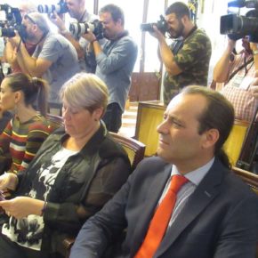 Cassá asiste a la firma de la concesión de la parcela donde el Málaga CF construirá la Academia