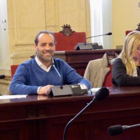 Málaga estudiará la creación de un grupo especial de la Policía local destinado a la protección animal tras la moción presentada por Ciudadanos