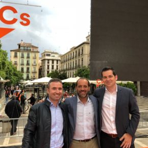 Cs Málaga respalda a Albert Rivera en el acto celebrado en Granada